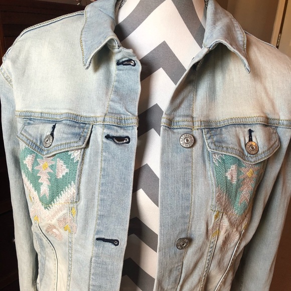LuLaRoe Jackets & Blazers - NWOT LuLaRoe Harvey Jean jacket Medium